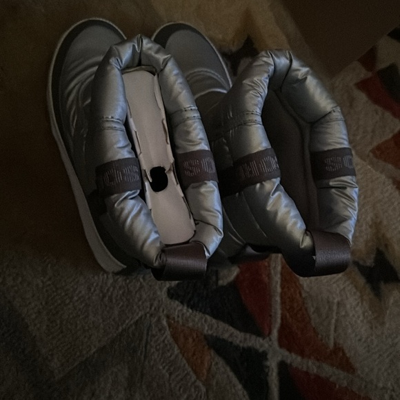 Sorel Out N About Puffy Mid Waterproof Rainboots. Silver SZ 7. NIB - Picture 5 of 6
